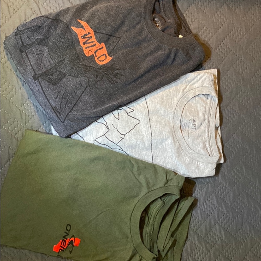 Graphic T-Shirts Set in Gray, Green, and Black